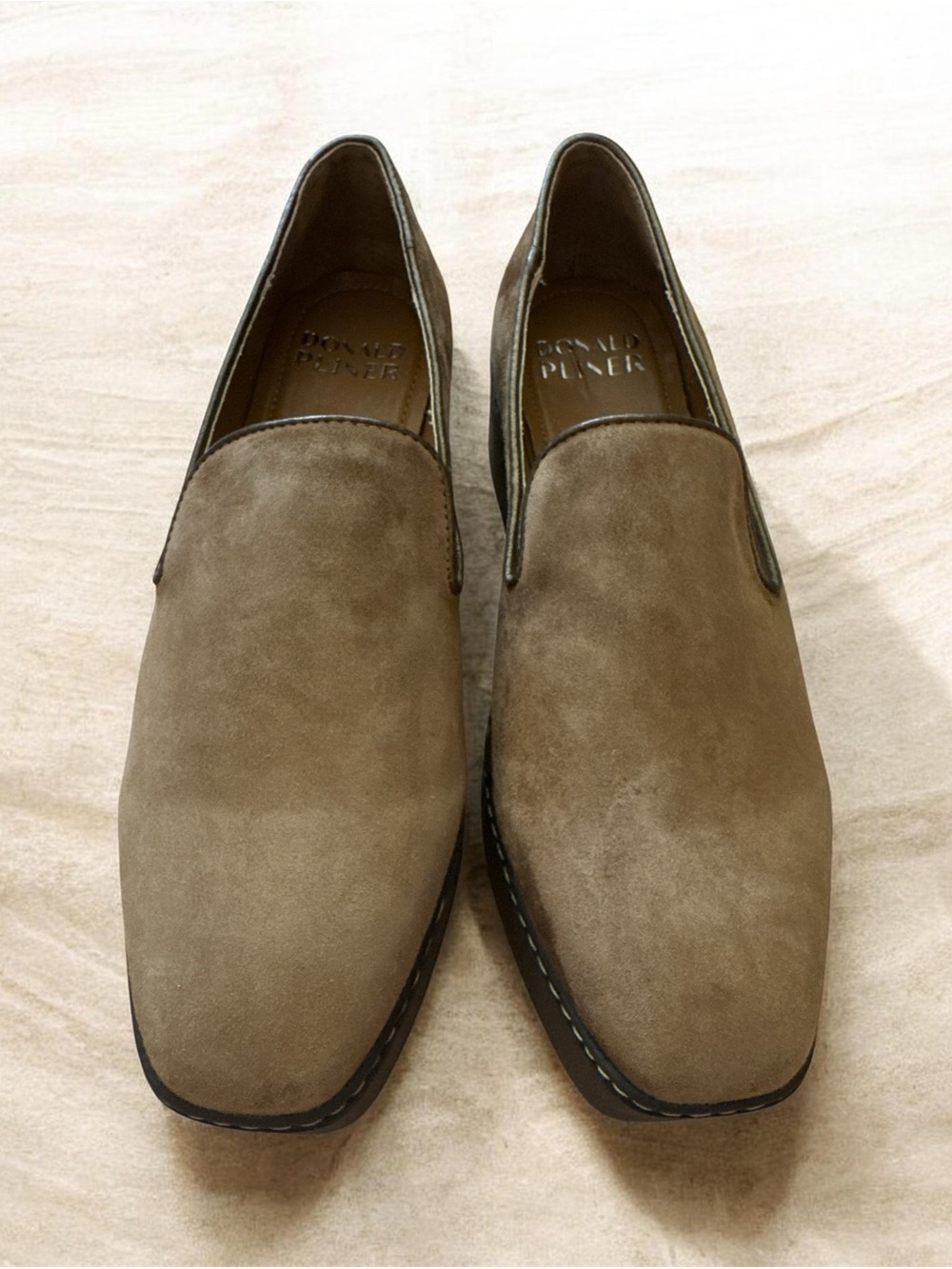 Donald Pliner Witty Ladies Leather Loafer in Chestnut Size 9